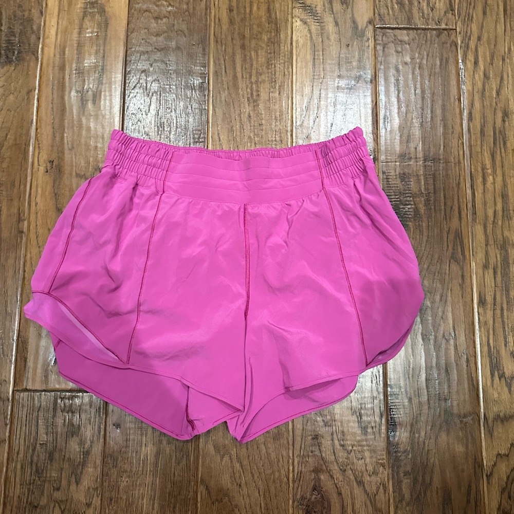 Hotty Hot High-Rise
Lined Short 4"
Pow Pink Tone
Size 12